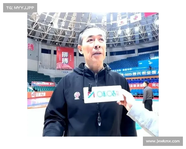 如何从战术层面分析许利民的边线球策略及其对比赛的影响