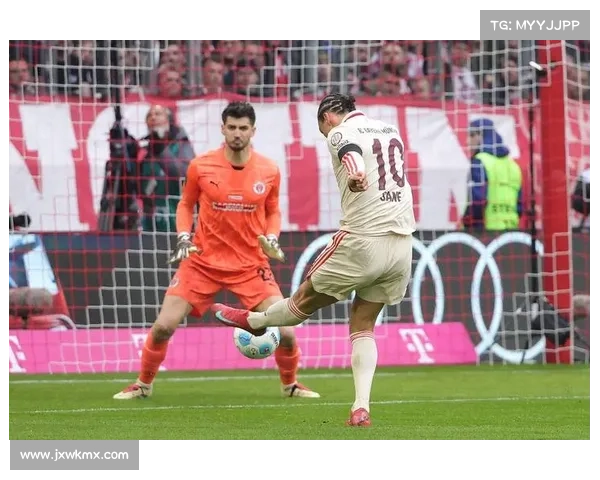 拜仁对阵圣保利前进行不公开训练 积极备战力求全胜